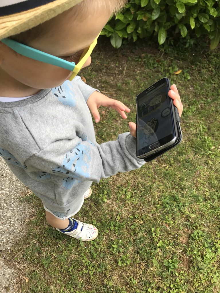 Quando regalare al proprio figlio il primo cellulare